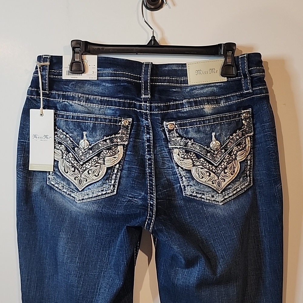 Miss Me Curvy Cropped Jeans NWT Size 31 - Picture 7 of 14